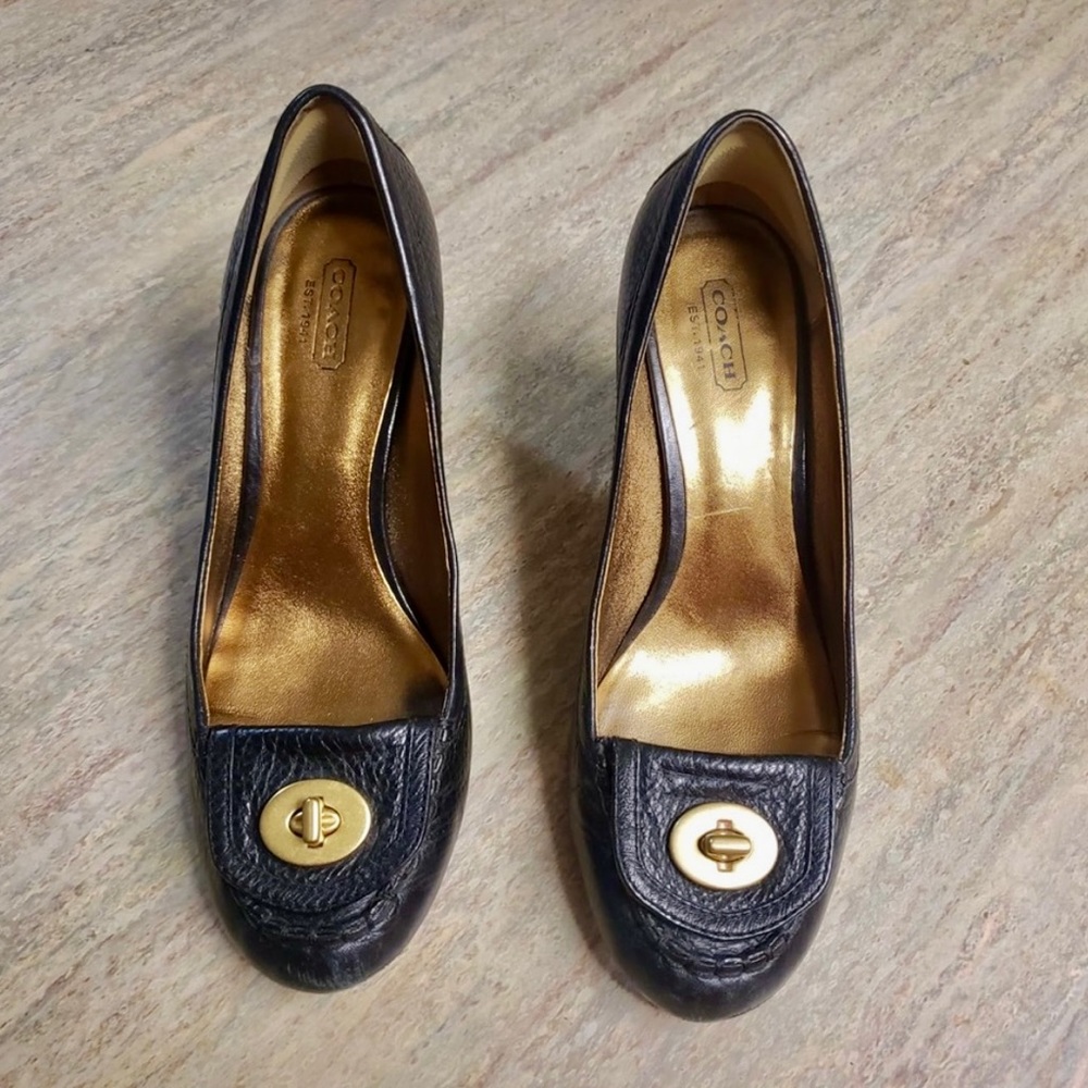 Coach vintage high heel shoes with turn lock